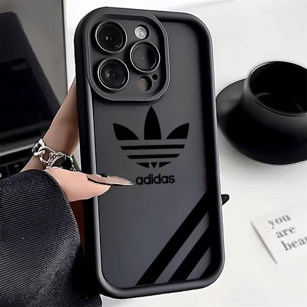 Adidas アディダスiphone15 plus 14 16 17pro max 16eケースブランドコピーメンズアイフォン17 pro 16e 15/14/13/ 12 pro maxケースパロディーハイブランドアイフォン17e 16 15 14 ケーストランク型ブランド携帯ケースiphone17 16e 16 15 pro max 14plus/13 pro maxケース手帳型