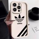 Adidas アディダスiphone15 plus 14 16 17pro max 16eケースブランドコピーメンズアイフォン17 pro 16e 15/14/13/ 12 pro maxケースパロディーハイブランドアイフォン17e 16 15 14 ケーストランク型ブランド携帯ケースiphone17 16e 16 15 pro max 14plus/13 pro maxケース手帳型