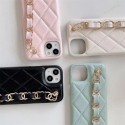 シャネルブランドiphone14 15ケースChanel ハンドストラップ付きiphone14pro/14plusカバー ジャケット オシャレ 女性愛用 iphone 15/14pro max/13 pro maxケース大人気