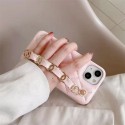 シャネルブランドiphone14 15 16ケースChanel ハンドストラップ付きiphone14pro/14plus 15 16 カバー ジャケット オシャレ 女性愛用 iphone 16 15/14pro max/13 pro maxケース大人気
