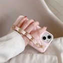 シャネルブランドiphone14 15ケースChanel ハンドストラップ付きiphone14pro/14plusカバー ジャケット オシャレ 女性愛用 iphone 15/14pro max/13 pro maxケース大人気