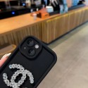 Chanel シャネルiphone14 15 pro 15 plusケースブランドカード入れ韓国風iphone14/13/15pro maxケースレディース斜め掛けアイフォン15/14/13/ 12 pro maxケースパロディーブランド携帯ケースiphone 15 pro max 14pro/13 pro maxケース手帳型