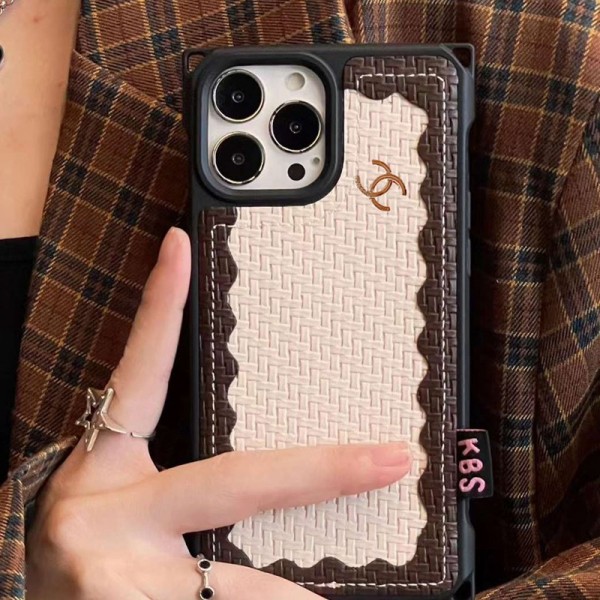 Chanel シャネルiphone14 16 pro 15 plusケースブランドカード入れハイブランドiphone14pro/16 15plusカバーハイブランドアイフォン16 15 14ケーストランク型ブランド携帯ケースiphone 16 15 pro max 14pro/13 pro maxケース手帳型