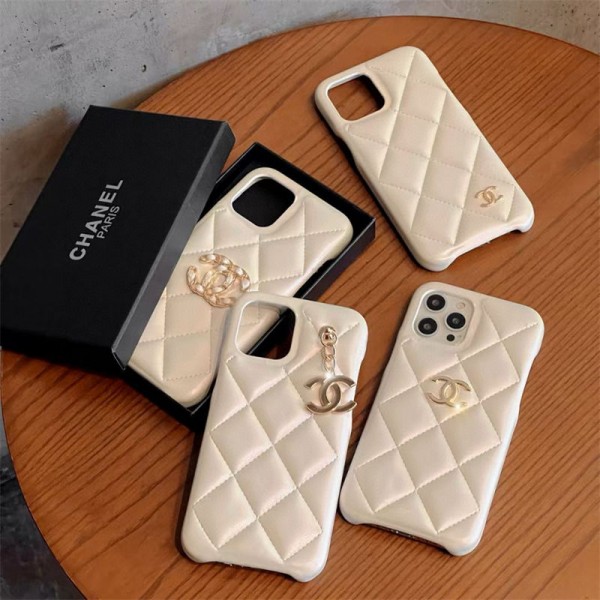 Chanel シャネルiphone17 14 16 pro 15 plus 16eケースブランドカード入れ人気 Chanel アイフォン17pro max/16 15 proケース韓国風 シャネルiphone16/14/13/15 17pro maxケースレディース斜め掛けアイフォン16e 15/14/13/ 12 pro maxケースパロディー