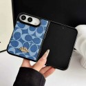 CoachコーチiPhone Duo galaxy zflip8 4 5 6 7ケースブランドgalaxy z fold 8 ultra 7 6 5 4 3 2ケースiPhone Duoハイブランドハイブランドギャラクシー z フリップ8 5 4 6 7ケースブランドギャラクシーZ フォールド8 ultra 7 6 5 4 3 2ケース