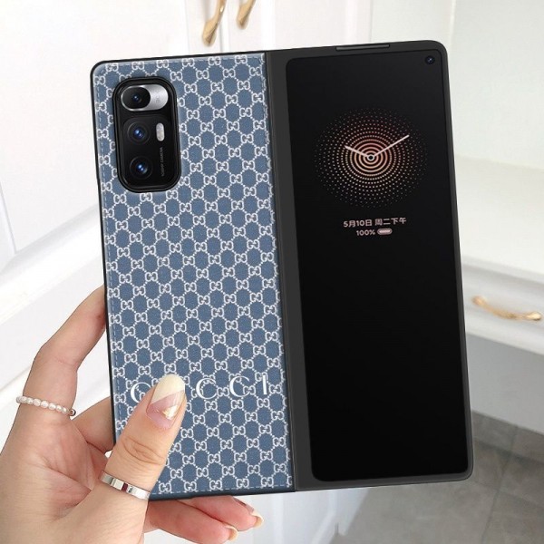 グッチブランドGalaxy Zfold4ケースレディースメンズgalaxy zfold3保護カバーGucci 定番ロゴ スタイリッシュ ギャラクシー Z フォールドケース大人気