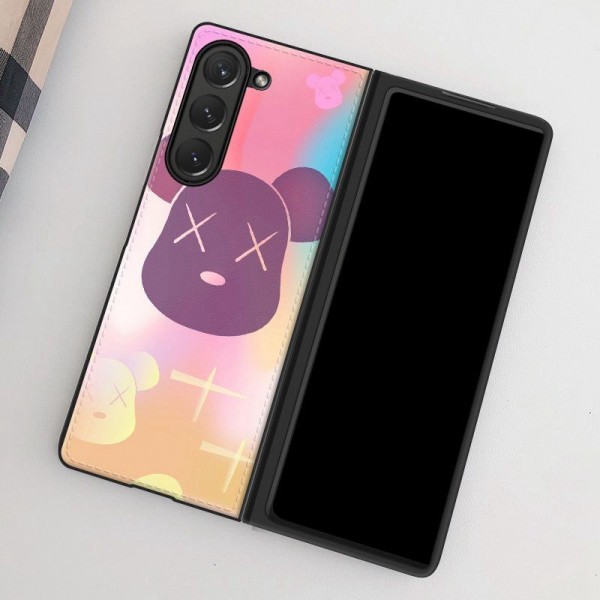 Kaws カウズgalaxy zfold5 4 3 2ケースハイブランド男女galaxy z flip5ケースブランドGalaxyカバー高品質手帳型Galaxy Zflip4ケースブランド