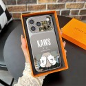 Kaws カウズハイブランドiphone 17/16pro/17e 15plusカバー人気アイフォン17pro max/16 15 proケースiphone15 plus 14 16 17pro max 16eケースブランドコピーメンズハイブランドアイフォン17e 16 15 14 ケーストランク型