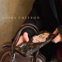 Lv ルイヴィトンiphone14 16 pro 15 plus 16eケースブランドカード入れハイブランドiphone14pro/16e 15plusカバー人気アイフォン14pro max/16 15 proケースアイフォン16e 15/14/13/ 12 pro maxケースパロディー