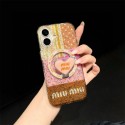 ミュウミュウ MiuMiu人気アイフォン17pro max/16 15 proケースiphone15 plus 14 16 17pro max 16eケースブランドコピーメンズアイフォン17 pro 16e 15/14/13/ 12 pro maxケースパロディーブランド携帯ケースiphone17 16e 16 15 pro max 14plus/13 pro maxケース手帳型