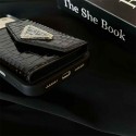 Prada プラダiphone17 pro max air 14 16 pro 15 plus 16eケースブランドカード入れ人気アイフォン17pro max/16 15 proケースiphone15 plus 14 16 17pro max 16eケースブランドコピーメンズハイブランドアイフォン17 air 16 15 14 ケーストランク型