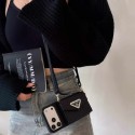 Prada プラダiphone air 17 pro max 14 16 pro 15 plus 16eケースブランドカード入れハイブランドiphone 17/16pro/17e 15plusカバー韓国風iphone 16/14/13/15/ airケースレディース斜め掛けハイブランドアイフォン17e 16 15 14 ケーストランク型