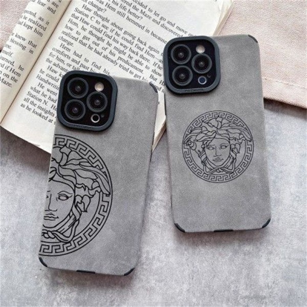 Versace ヴェルサーチ人気アイフォン14pro max/16 15 proケースiphone15 plus14 16 pro max 16eケースブランドコピーメンズアイフォン16e 15/14/13/ 12 pro maxケースパロディーブランド携帯ケースiphone 16 15 pro max 14plus/13 pro maxケース手帳型