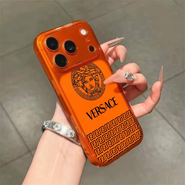 Versace ヴェルサーチェiphone 18pro air 17 pro max 14 16 pro 15 plus 16eケースブランドカード入れiphone15 plus 18 16 17pro max 16eケースブランドコピーメンズアイフォン18 pro 17 pro 16e 15/14pro maxケースパロディーブランド携帯ケースiphone18 17 16e 16 15 pro max 14plus/13 pro maxケース手帳型