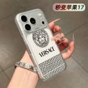 Versace ヴェルサーチェiphone 18pro air 17 pro max 14 16 pro 15 plus 16eケースブランドカード入れiphone15 plus 18 16 17pro max 16eケースブランドコピーメンズアイフォン18 pro 17 pro 16e 15/14pro maxケースパロディーブランド携帯ケースiphone18 17 16e 16 15 pro max 14plus/13 pro maxケース手帳型