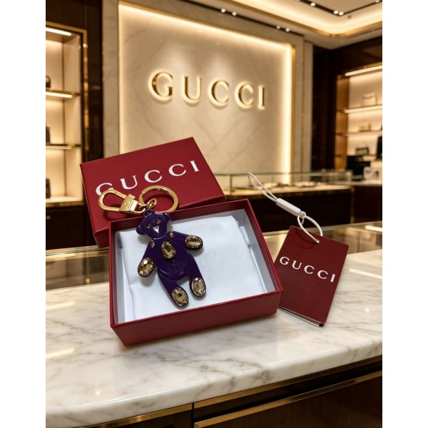 グッチブランドGUCCI クマチャーム バッグ装飾 かわいい キーホルダー バッグチャーム キーチャーム キークリップ 高品質 キラキラ ギフトボックス付き