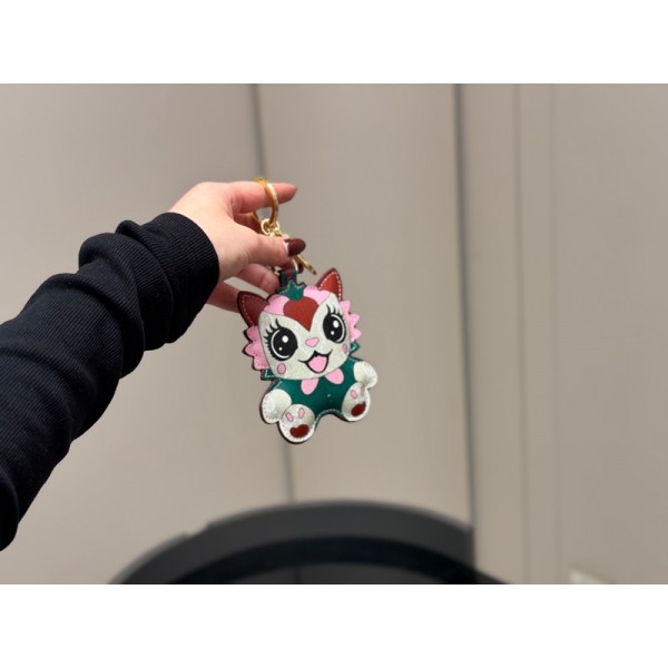ハイブランドグッチ GUCCI 動物キャラレザーキーホルダー バッグチャーム カラフル動物チャーム キークリップ かわいい キーリング レザーキーホルダー