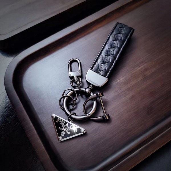 ブランドプラダ prada キーホルダー メンズ キーリング 革 レザークラフト 高品質 おしゃれ リング カラビナ 車 バイク スマートキー  レディース