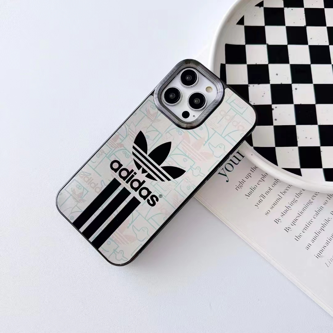 Adidas カバーアイフォン15/14/13/ 12 pro maxケース
