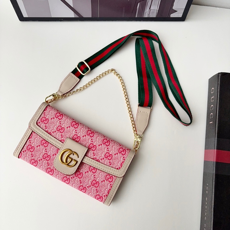 Gucciアイフォン18 15 pro max 16 air 17pro 17eケース