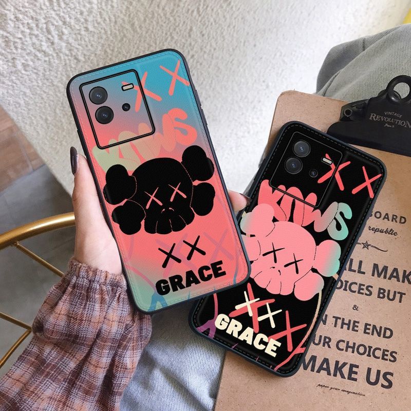 カウズ iphone14/15/14plus/14pro/15pro maxケース ハイブランドKaws スタイリッシュ質感 Xperia 1iv/10iv/5ivケースオーダーメイド可能