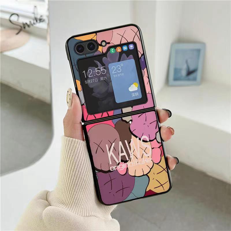 Kaws カウズアイフォン14 15 pro maxケースGalaxy S23 S22ケース