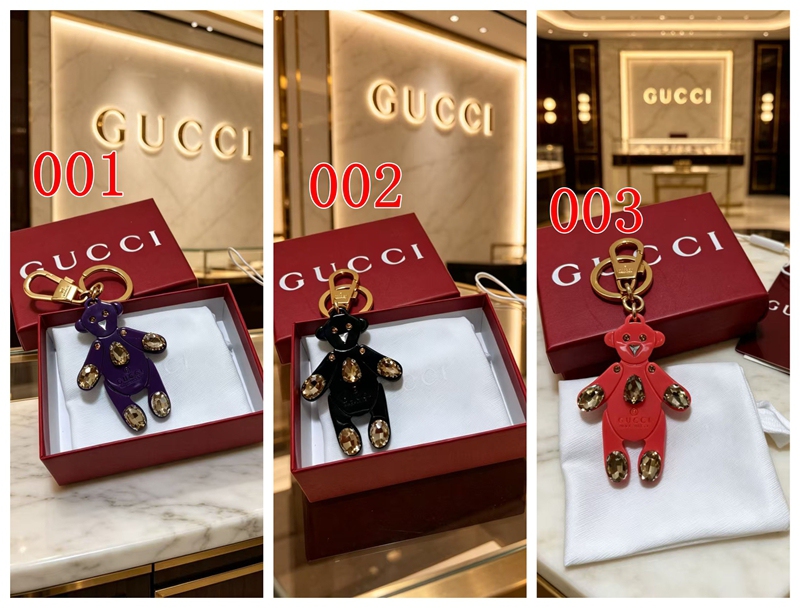 GUCCIの可愛らしいクマ型キーホルダー