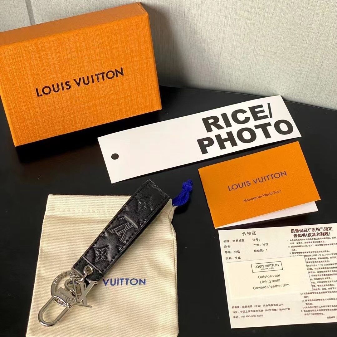 ヴィトンバッグチャーム レディース