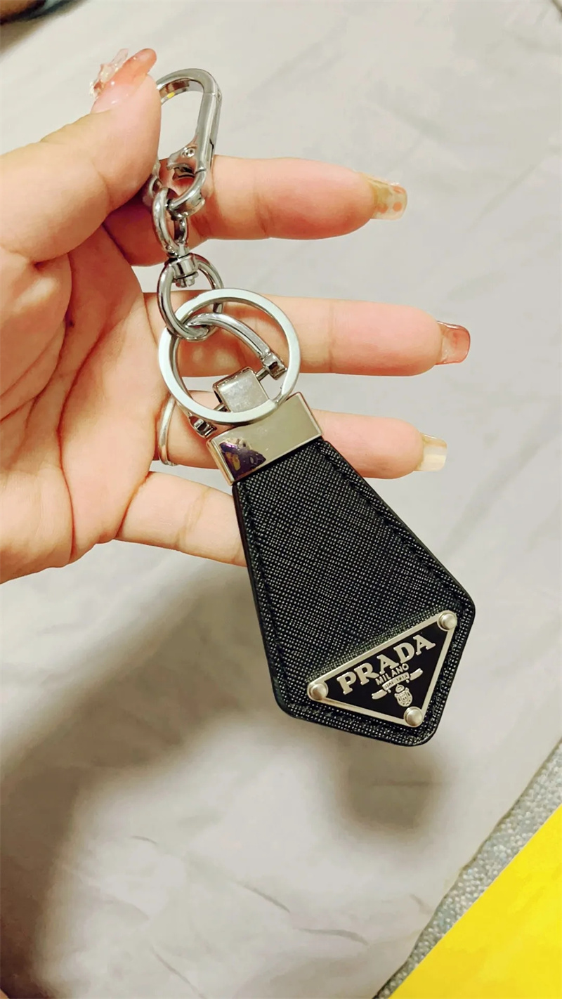 プラダキーホルダー 丈夫